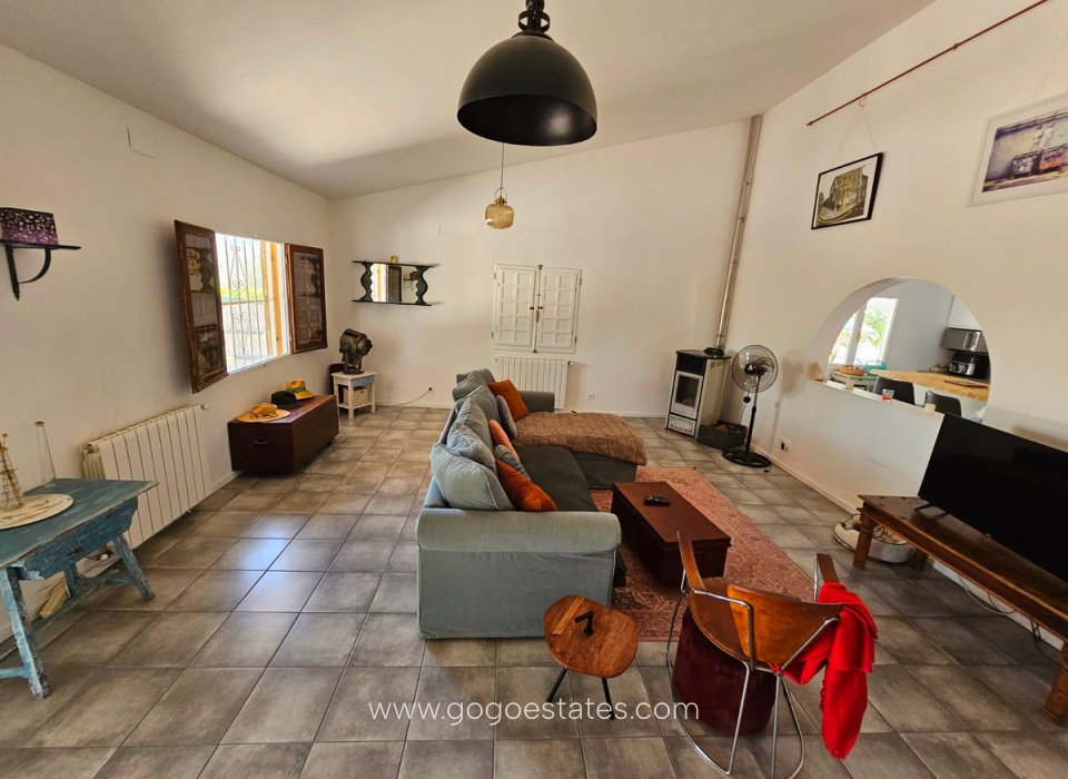 Revente - Commercial - Autre - Sax - Sax Centro