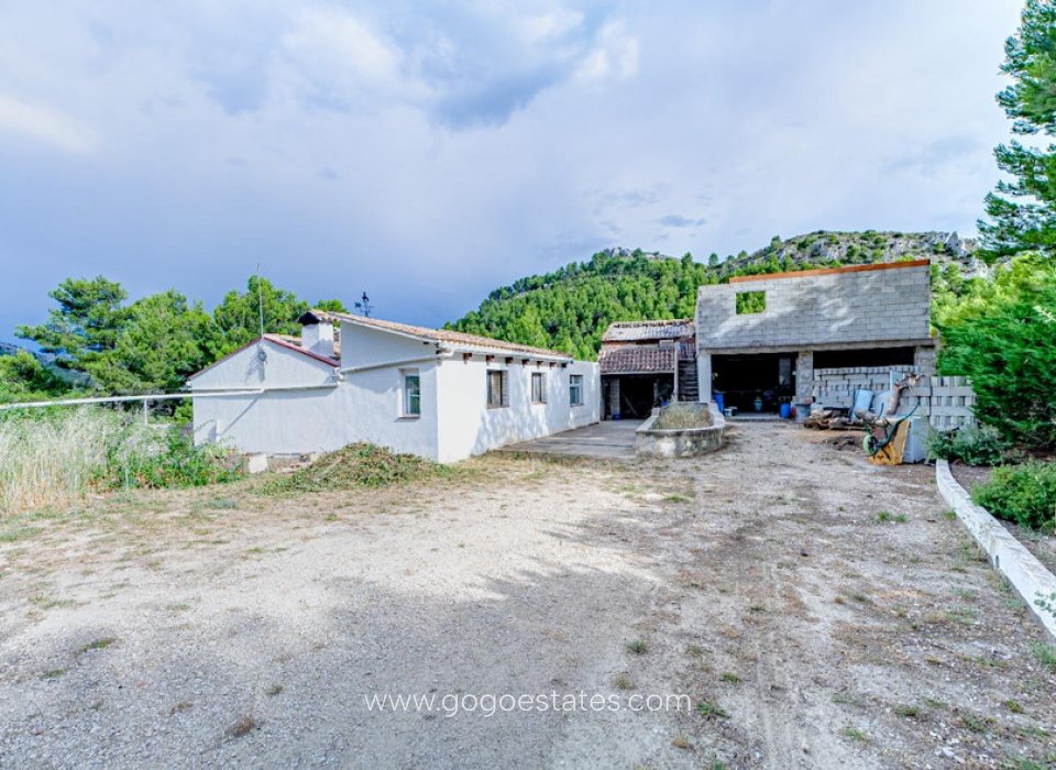 Revente - Maison - Finca - Cortijo - Confrides - Confrides Centro