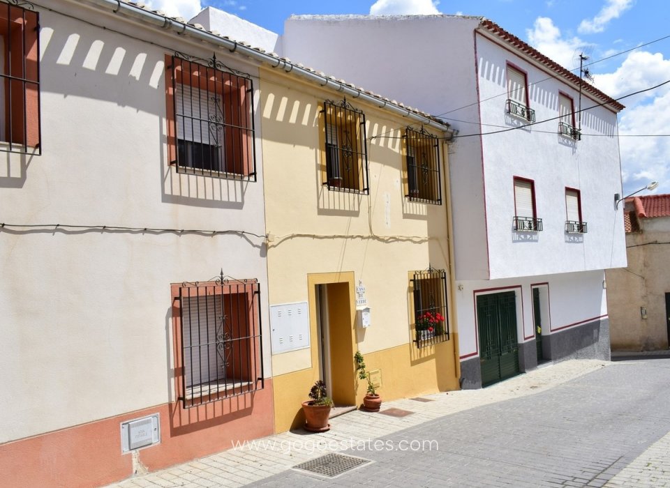 Revente - Maison - Maison de ville - Oria