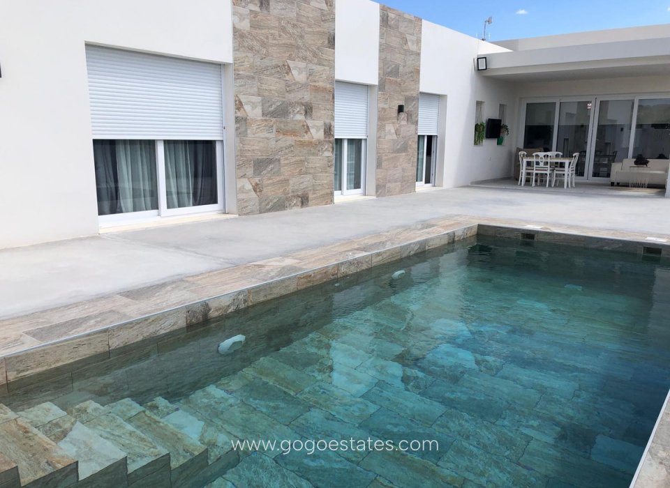 Revente - Maison - Villa Individuelle - Pinoso - Pinoso Centro