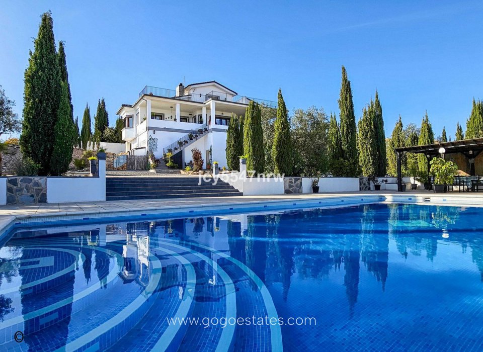 Revente - Maison - Villa Individuelle - Pinoso - Pinoso Centro