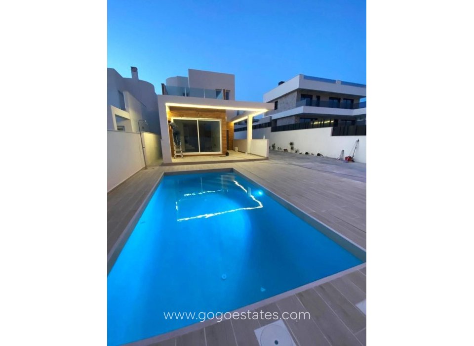 Revente - Maison - Villa Individuelle - Torrevieja - Aguas Nuevas