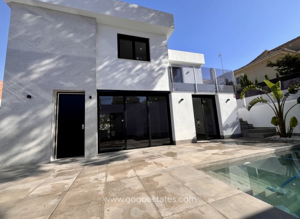Revente - Maison - Villa Individuelle - Torrevieja - Torrevieja Centro