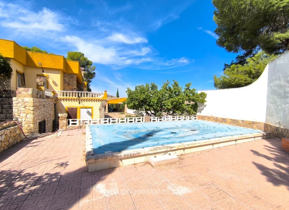 Revente - Maison - Villa Individuelle - Yecla - Yecla Centro