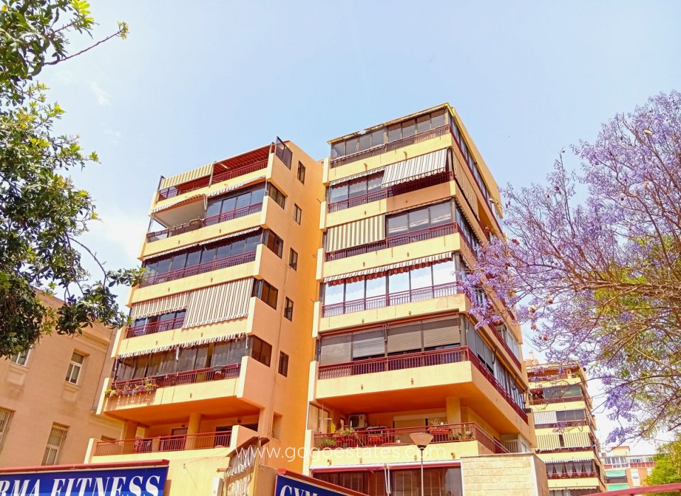 Te koop - Appartement - Appartement op de middelste verdieping - Alicante - Alicante Centro