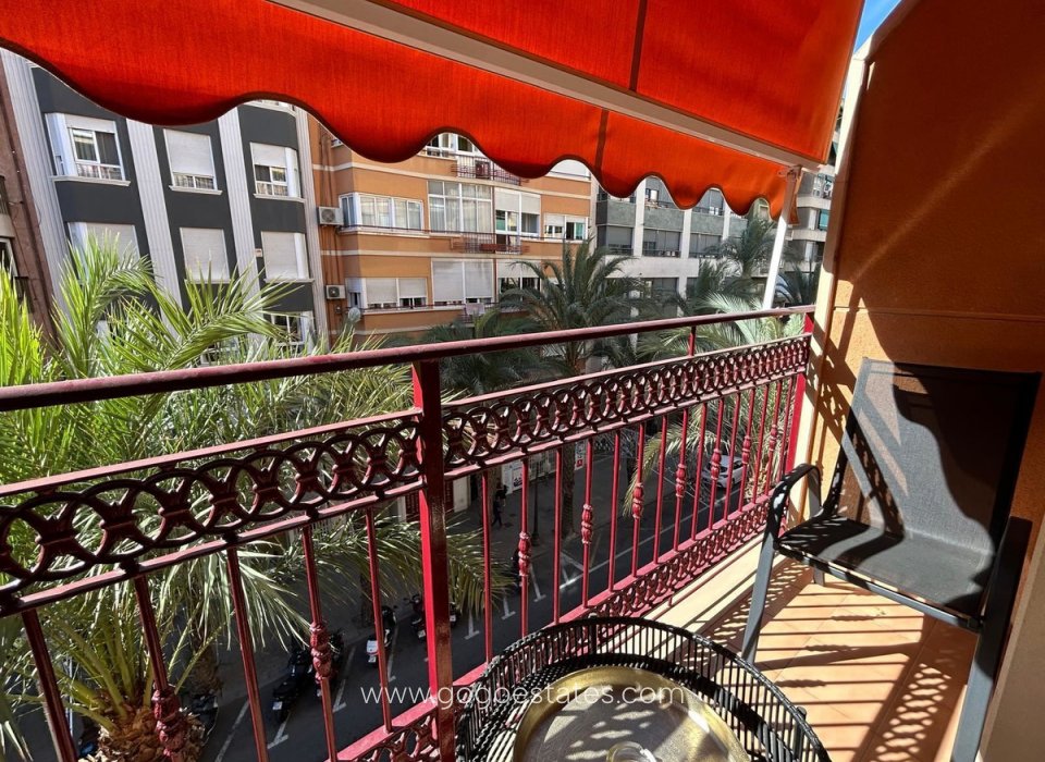 Te koop - Appartement - Appartement op de middelste verdieping - Alicante - Alicante City Centro