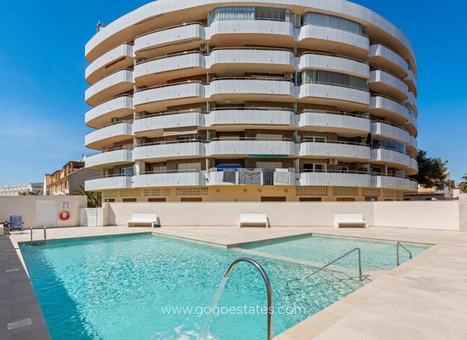 Te koop - Appartement - Appartement op de middelste verdieping - Orihuela - La Zenia
