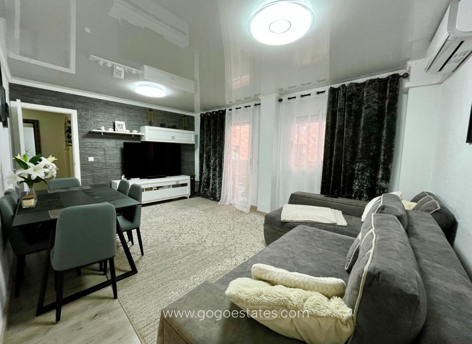 Te koop - Appartement - Appartement op de middelste verdieping - Torrevieja - Torrevieja Centro