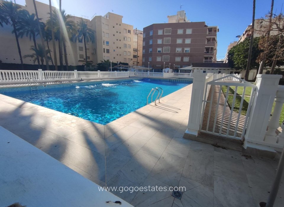Te koop - Appartement - Appartement op de middelste verdieping - Torrevieja - Torrevieja Centro