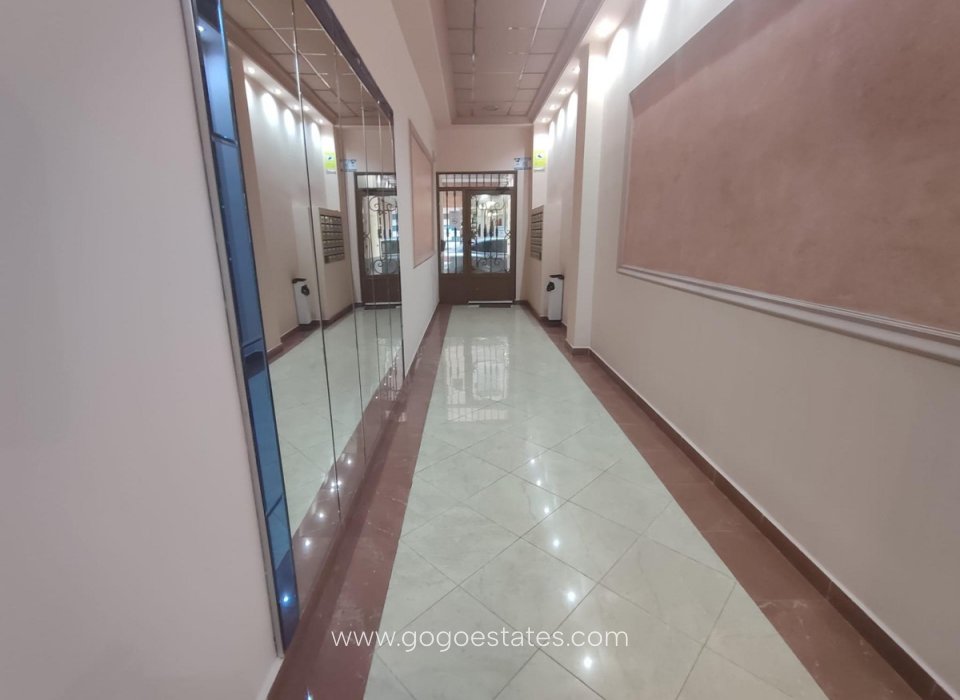 Te koop - Appartement - Appartement op de middelste verdieping - Torrevieja - Torrevieja Centro