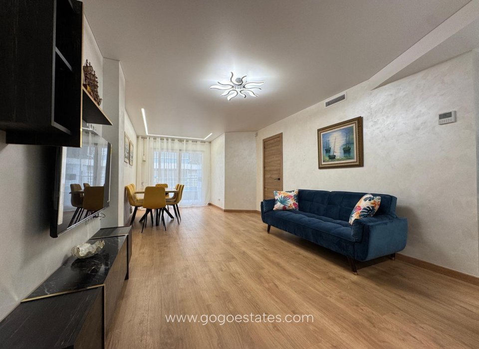 Te koop - Appartement - Appartement op de middelste verdieping - Torrevieja - Torrevieja Centro