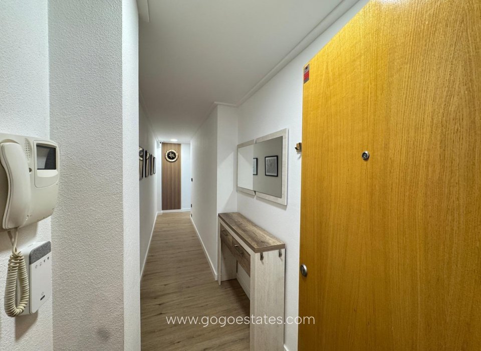 Te koop - Appartement - Appartement op de middelste verdieping - Torrevieja - Torrevieja Centro