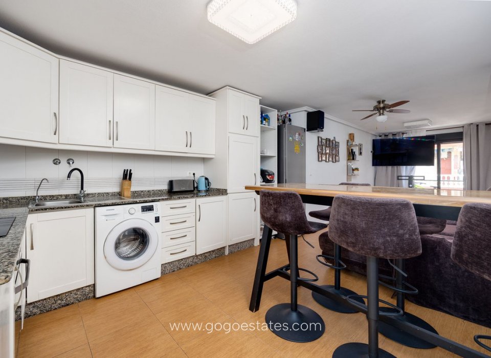 Te koop - Appartement - Appartement op de middelste verdieping - Torrevieja - Torrevieja Centro