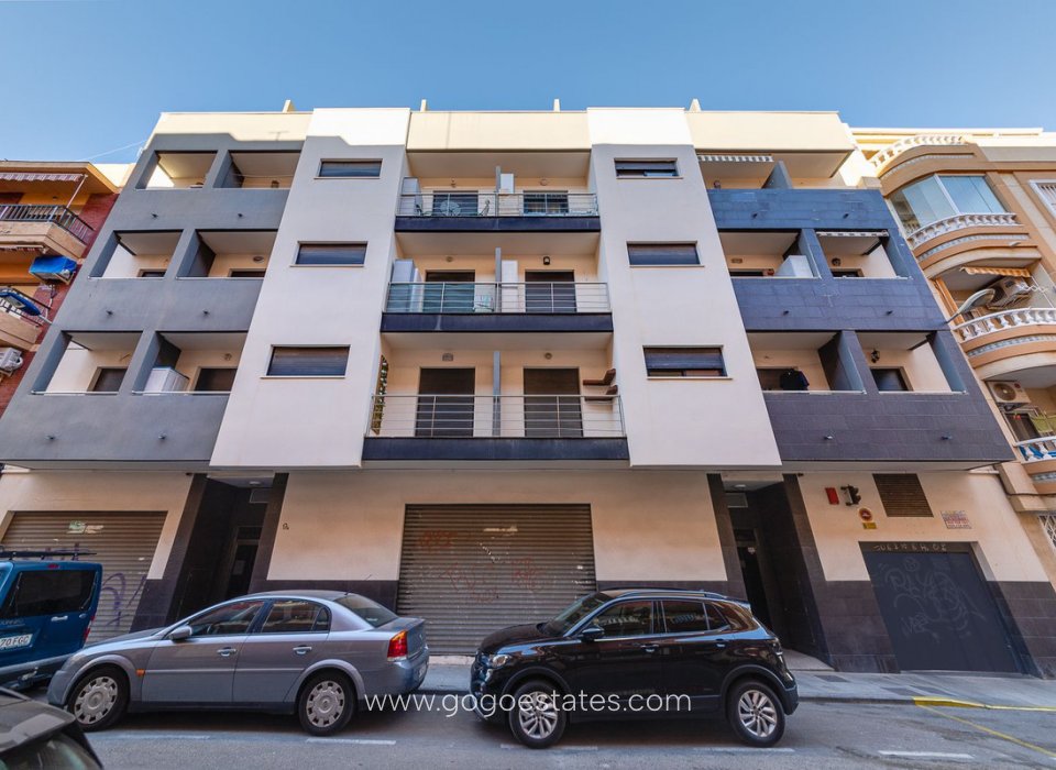 Te koop - Appartement - Appartement op de middelste verdieping - Torrevieja - Torrevieja Centro