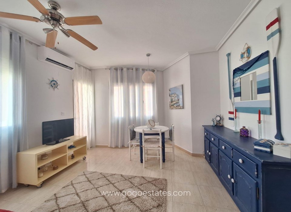Te koop - Appartement - Appartement op de middelste verdieping - Torrevieja - Torrevieja Centro