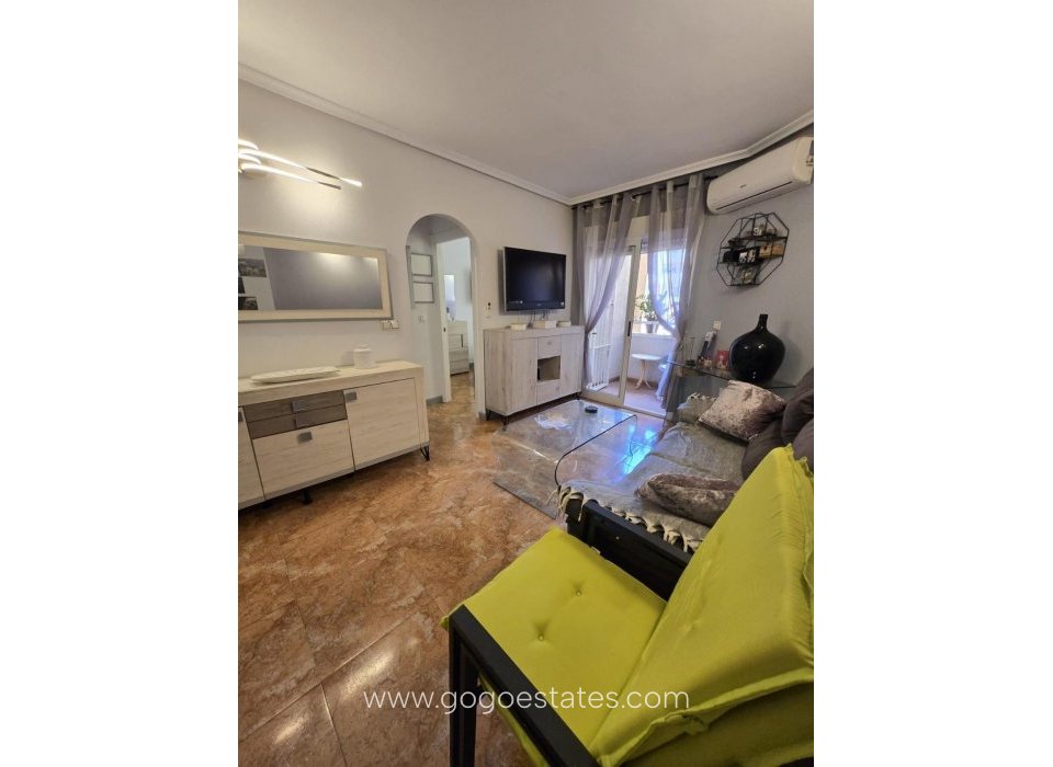 Te koop - Appartement - Appartement op de middelste verdieping - Torrevieja - Torrevieja Centro