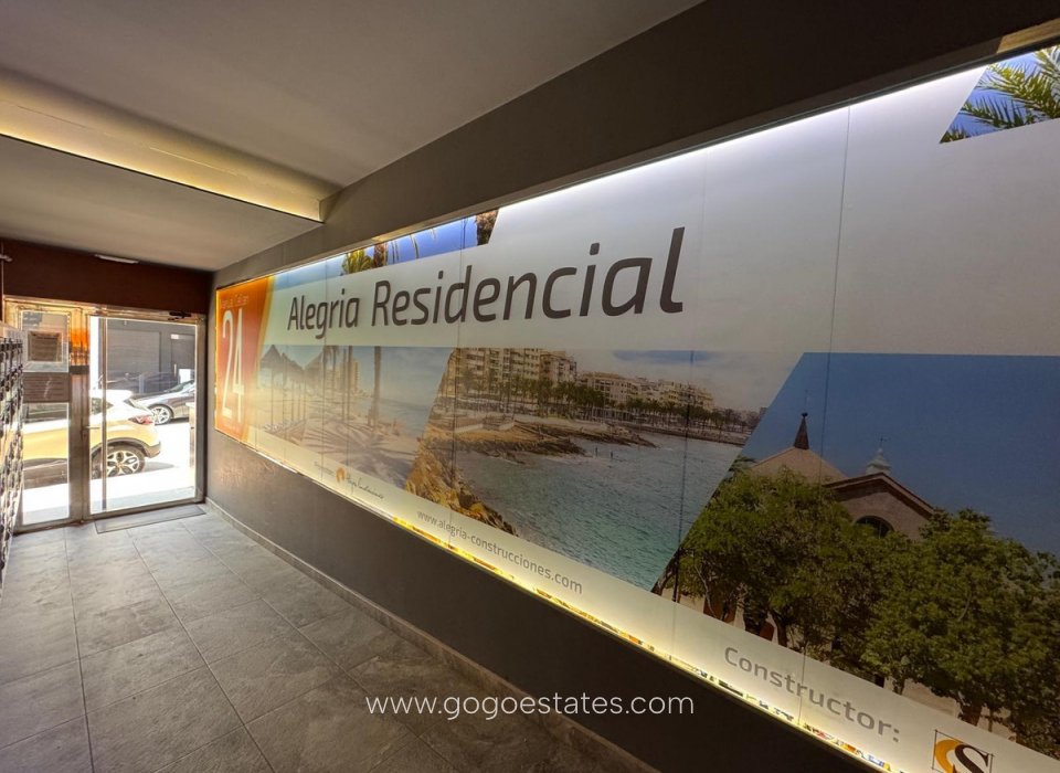 Te koop - Appartement - Appartement op de middelste verdieping - Torrevieja - Torrevieja Centro