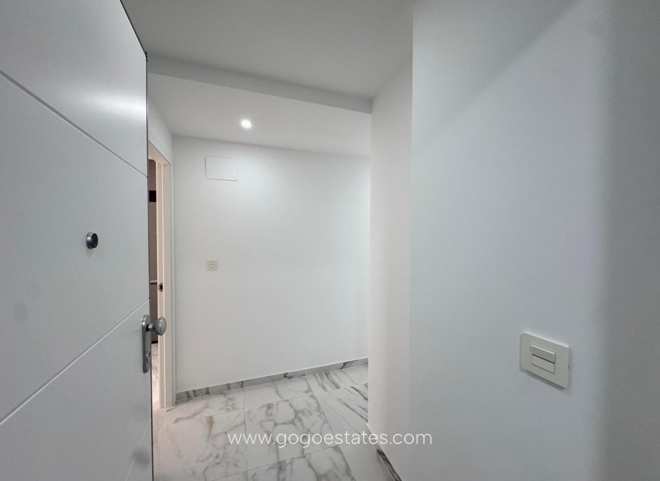 Te koop - Appartement - Appartement op de middelste verdieping - Torrevieja - Torrevieja Centro