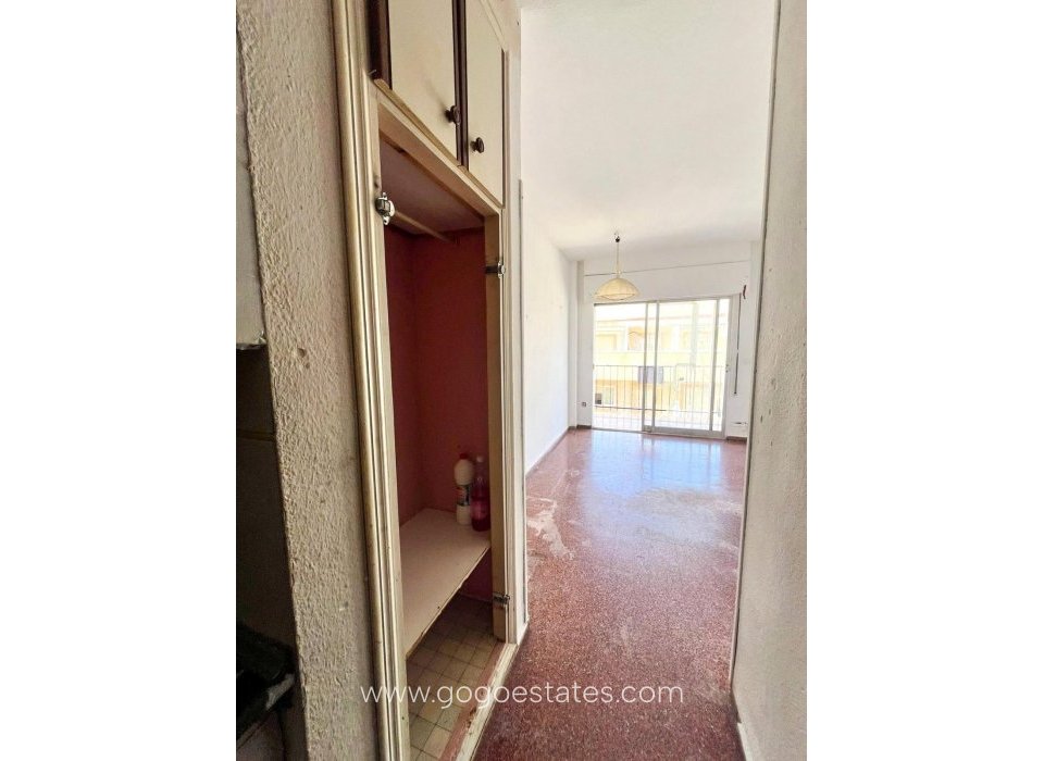 Te koop - Appartement - Studio op de middelste verdieping - Torrevieja - Playa de los Locos