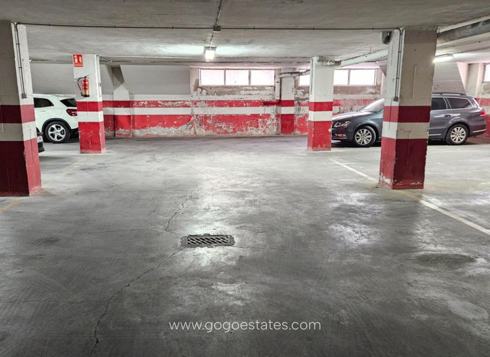 Te koop - Commercieel - Garage - Torrevieja - Playa del Cura