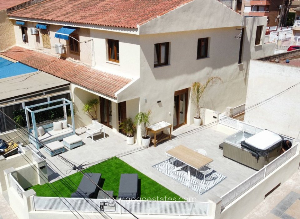 Te koop - Halfvrijstaande duplexwoning - Los Alcazares - La Minería