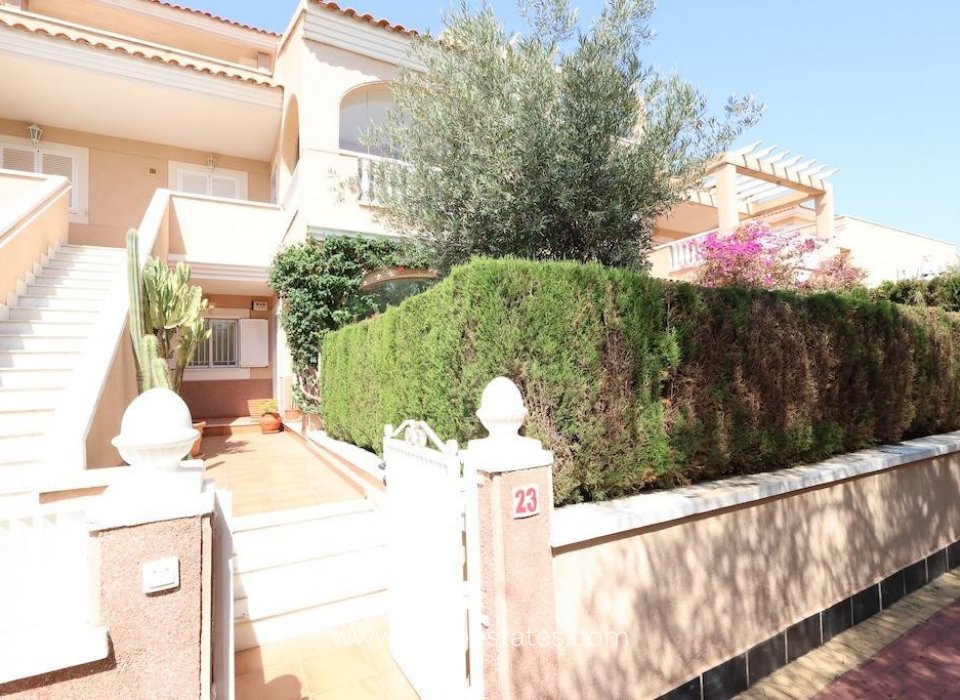 Te koop - Huis - Bungalow - Orihuela - Punta Prima