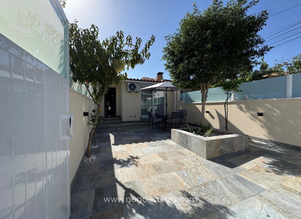 Te koop - Huis - Bungalow - Torrevieja - Torrevieja Centro