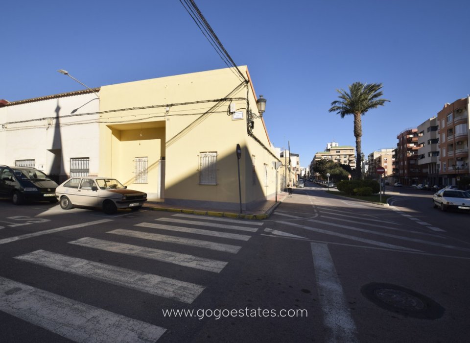 Te koop - Huis - Halfvrijstaande woning - Guardamar del Segura - Guardamar del Segura Centro