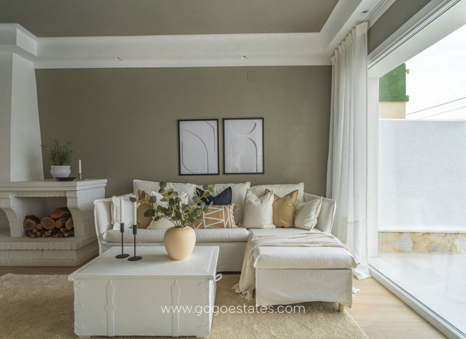 Te koop - Huis - Halfvrijstaande woning - Torrevieja - LA SIESTA