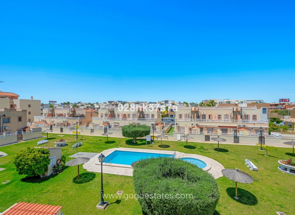 Te koop - Huis - Stadswoning - Orihuela - La Zenia