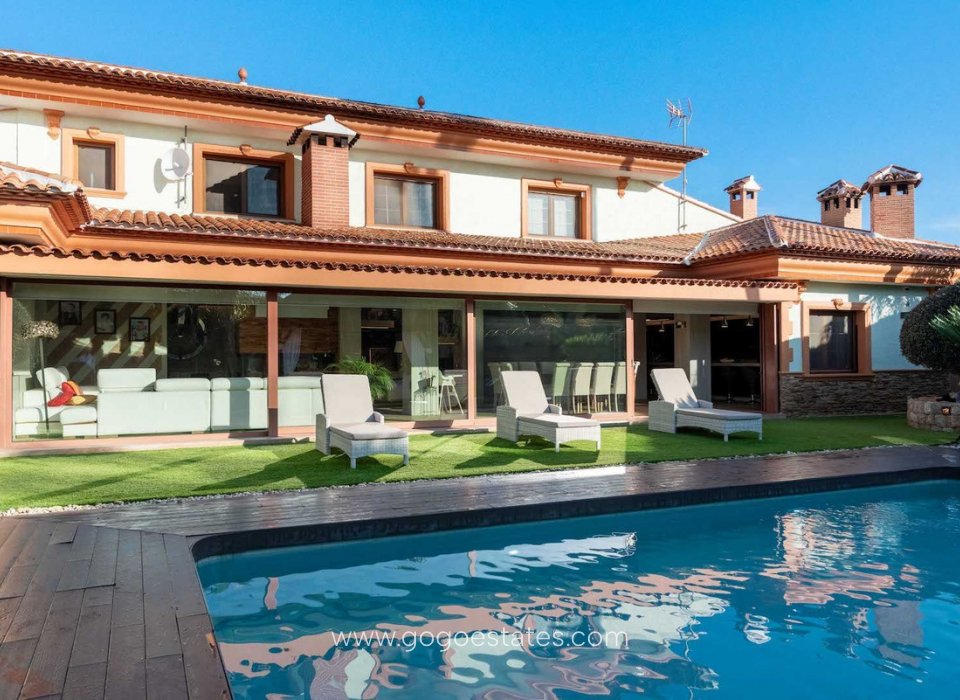 Te koop - Huis - Vrijstaande Villa - Calpe - Calpe Centro
