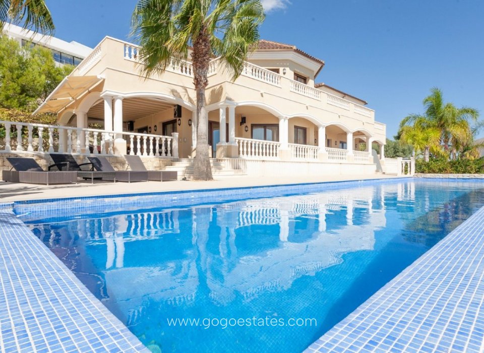 Te koop - Huis - Vrijstaande Villa - Calpe - Calpe Centro