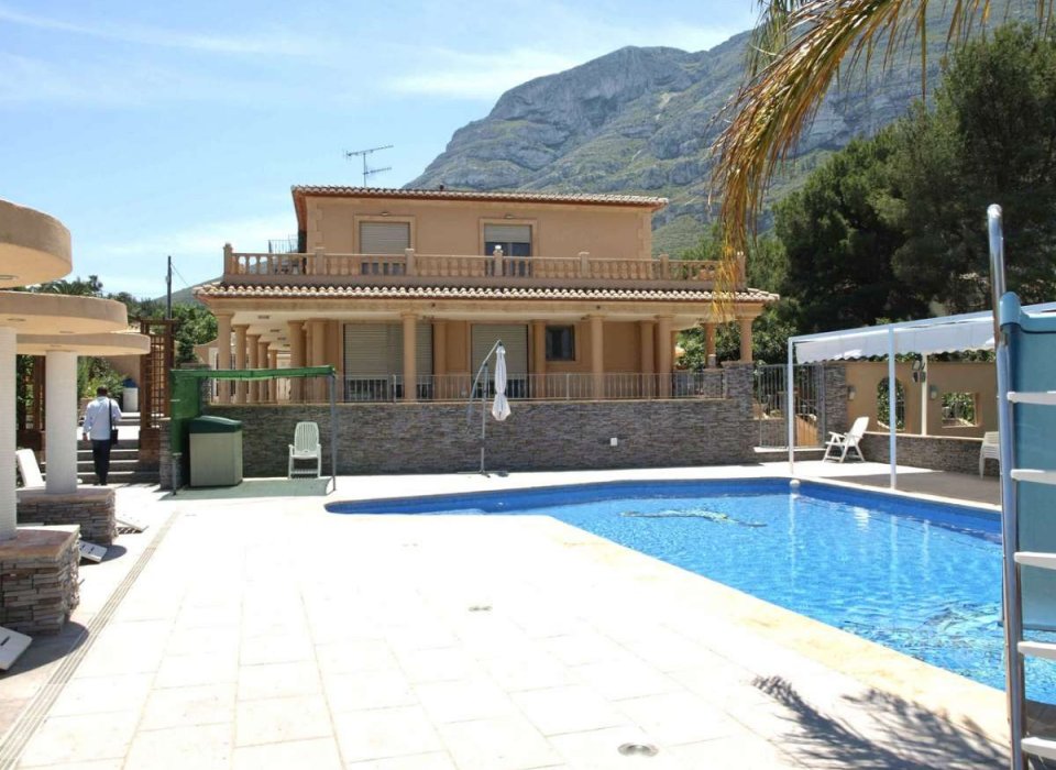Te koop - Huis - Vrijstaande Villa - Dénia - Denia Centro