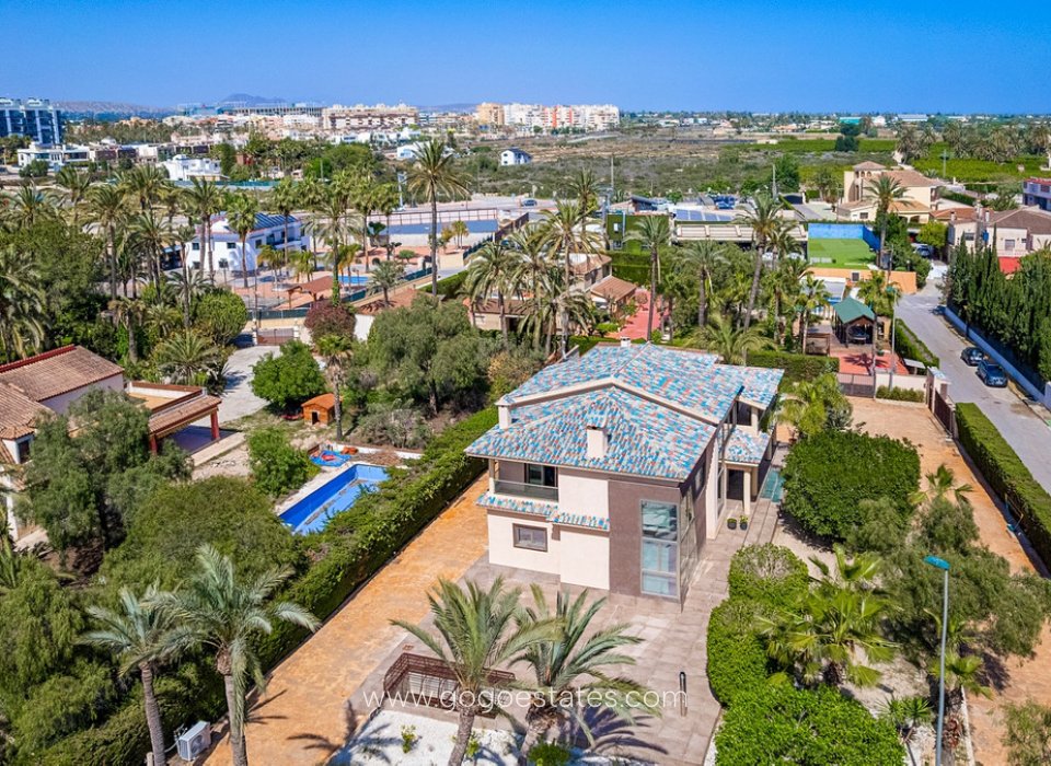 Te koop - Huis - Vrijstaande Villa - Elche - Elche Centro