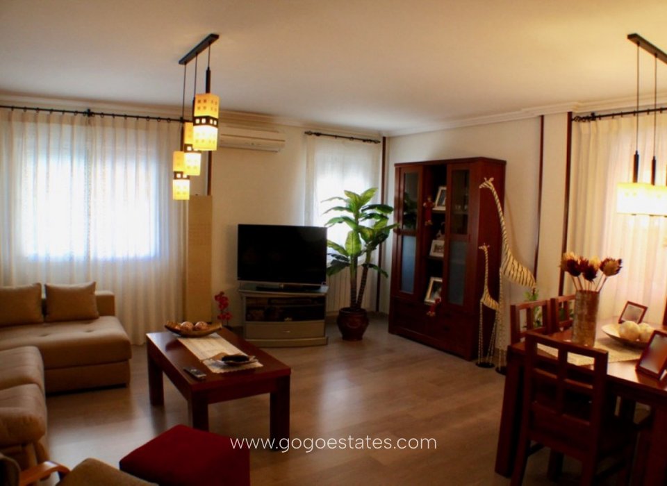 Te koop - Huis - Vrijstaande Villa - La Nucía - La Nucia Centro