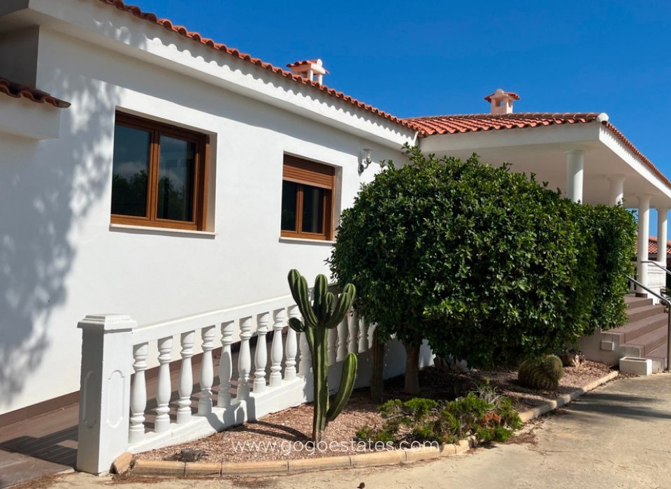 Te koop - Huis - Vrijstaande Villa - La Nucía - La Nucia Centro