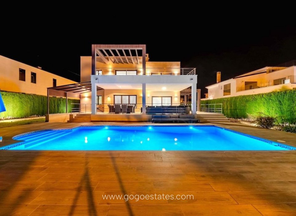 Te koop - Huis - Vrijstaande Villa - Orihuela - Cabo Roig