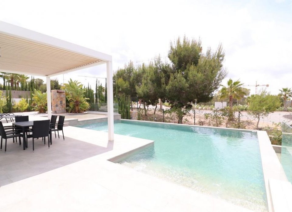Te koop - Huis - Vrijstaande Villa - Orihuela - Campoamor