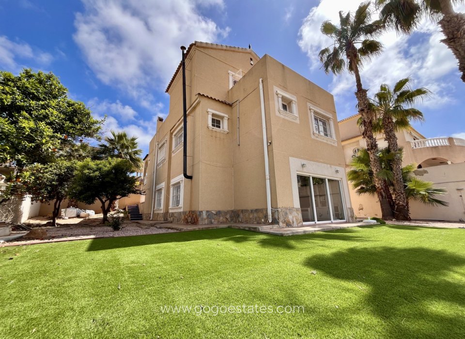 Te koop - Huis - Vrijstaande Villa - Orihuela - La Zenia