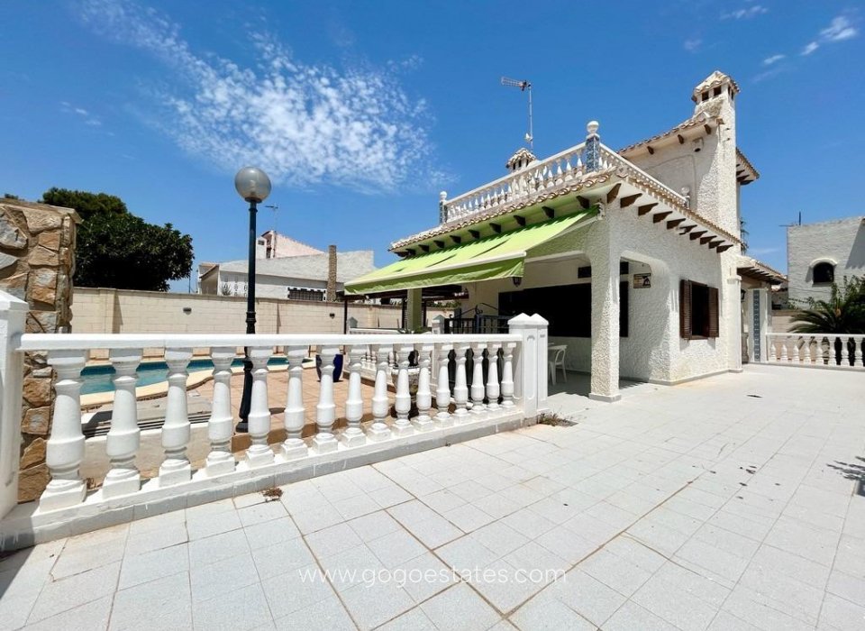 Te koop - Huis - Vrijstaande Villa - Orihuela - La Zenia