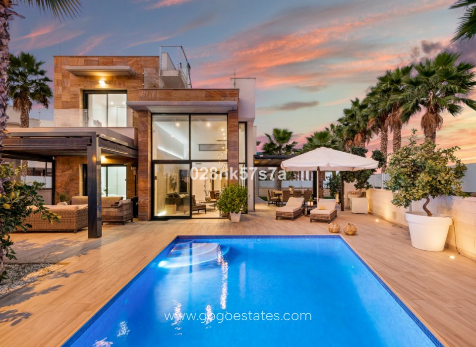 Te koop - Huis - Vrijstaande Villa - Orihuela - Lomas de Cabo Roig