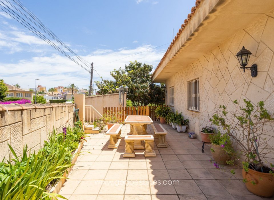 Te koop - Huis - Vrijstaande Villa - Orihuela - Los Altos