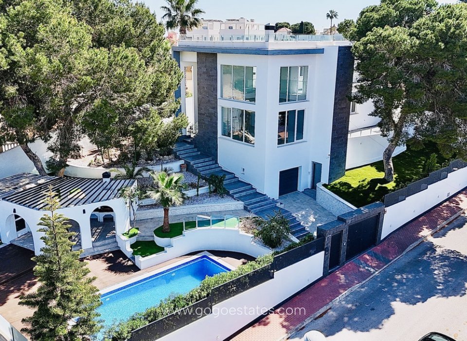 Te koop - Huis - Vrijstaande Villa - Orihuela - Los Balcones