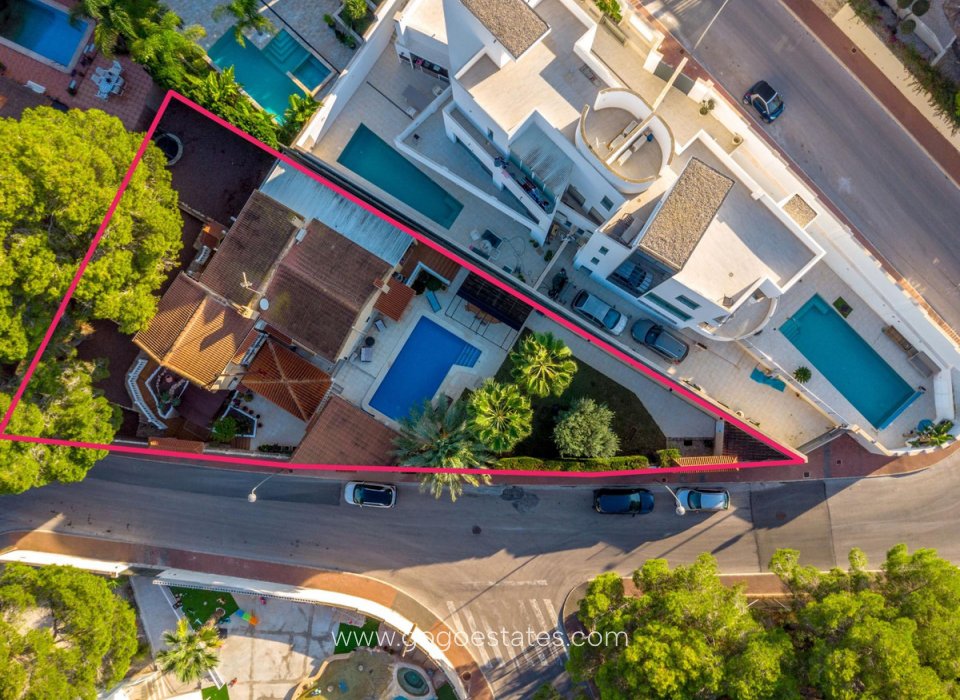 Te koop - Huis - Vrijstaande Villa - Orihuela - Los Balcones