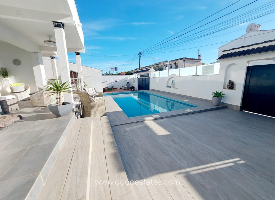 Te koop - Huis - Vrijstaande Villa - Orihuela - Orihuela Costa