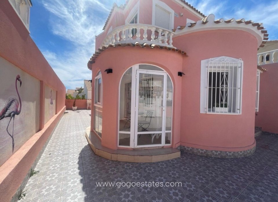 Te koop - Huis - Vrijstaande Villa - Orihuela - Playa Flamenca