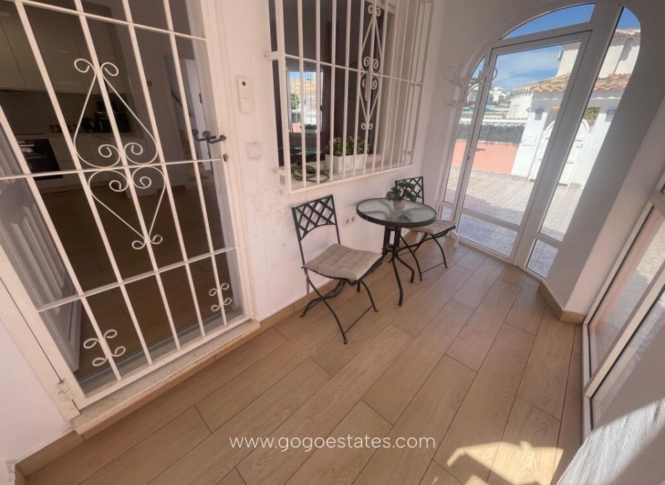 Te koop - Huis - Vrijstaande Villa - Orihuela - Playa Flamenca