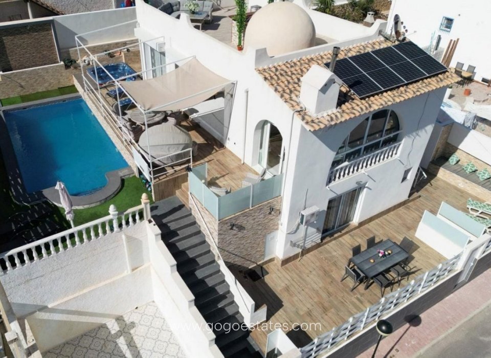 Te koop - Huis - Vrijstaande Villa - Orihuela - Villamartin