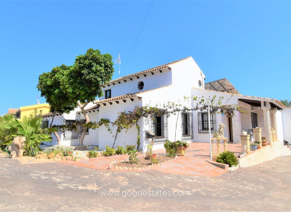 Te koop - Huis - Vrijstaande Villa - Orihuela - Villamartin