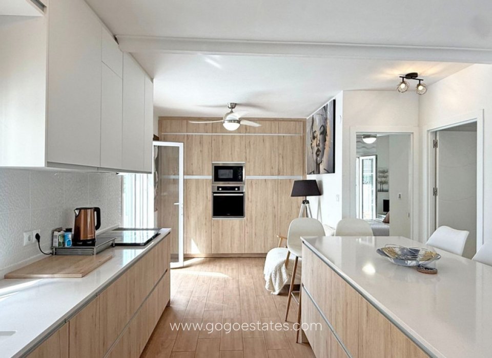 Te koop - Huis - Vrijstaande Villa - Orihuela - Villamartin